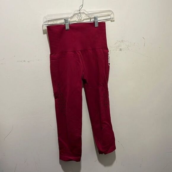 Ladies Gymshark HIGHWAISTED Cropped Leggings - Picture 1 of 3